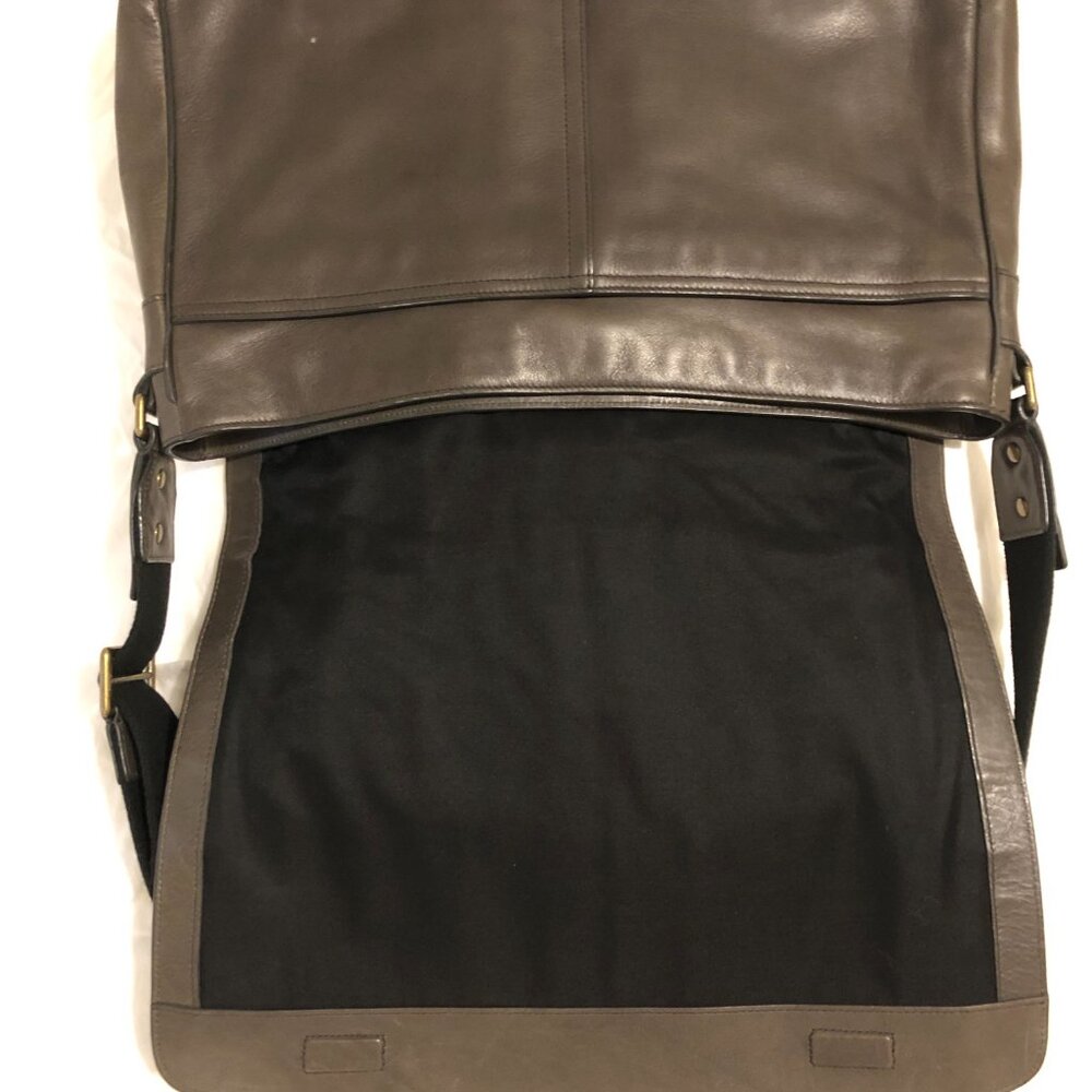 Heritage Crossbody Coach Messenger Bag (unisex) - Picture 2 of 7